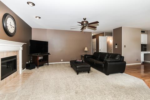 1338 Deerfield Ln, Bartlett, IL 60103 photo 8