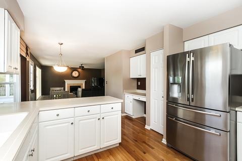 1338 Deerfield Ln, Bartlett, IL 60103 photo 18
