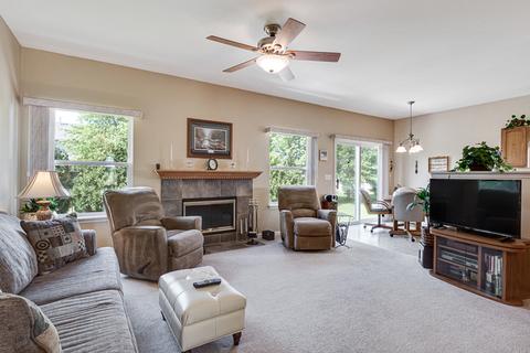 200 River Bend Dr, Genoa, IL 60135 photo 2