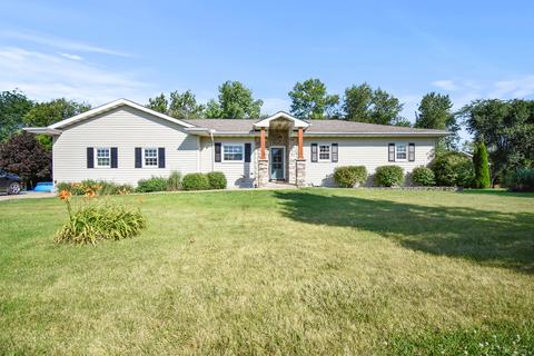 7 Doane Dr, Mansfield, IL 61854 photo 2
