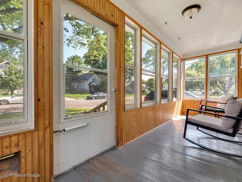 617 Orange St, Elgin, IL 60123 photo 3