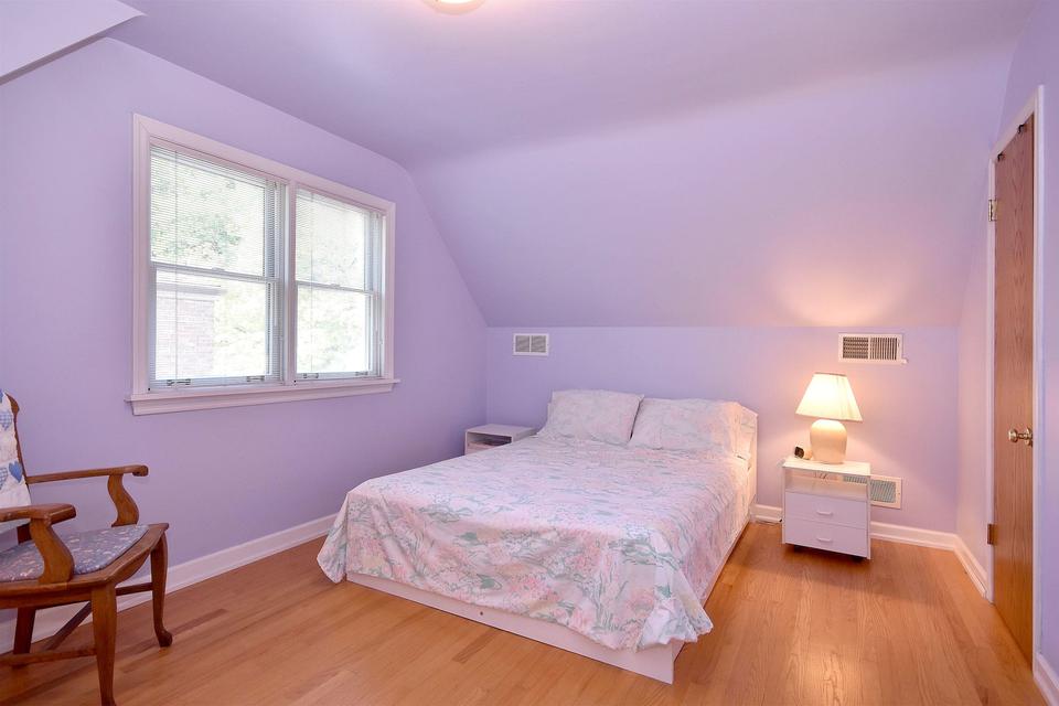  157 N Avon Rd, Elmhurst, IL 60126 photo 16