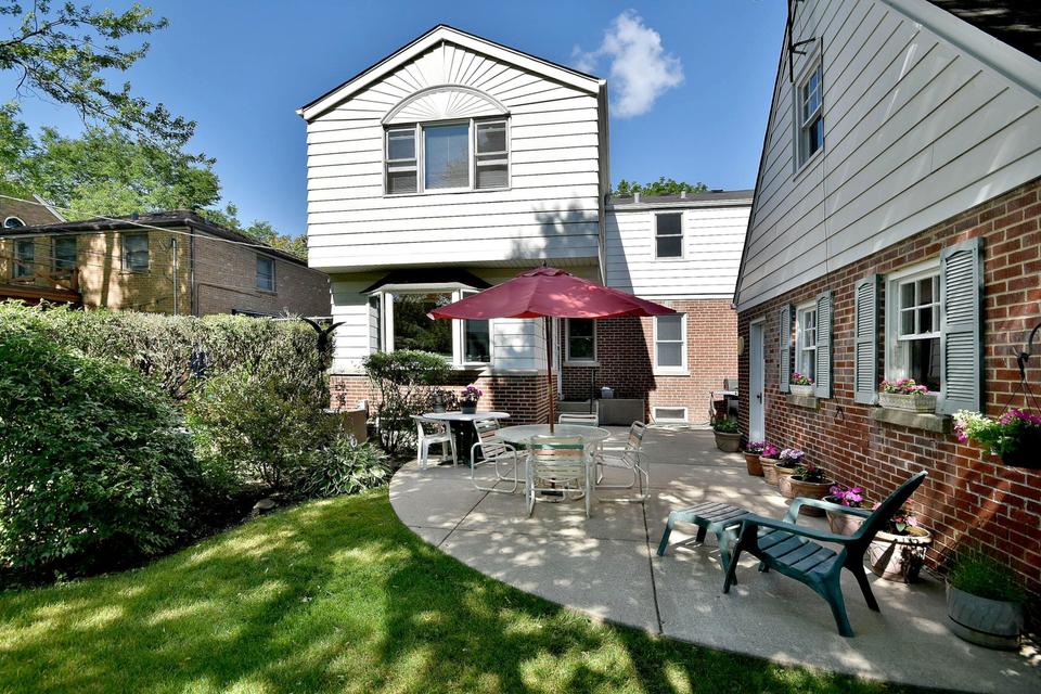  157 N Avon Rd, Elmhurst, IL 60126 photo 30