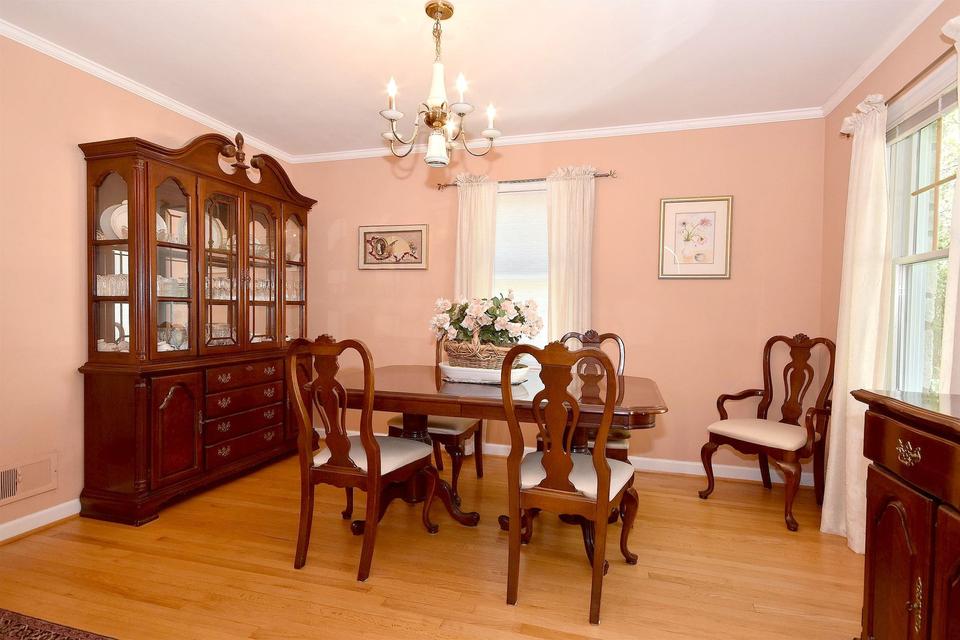  157 N Avon Rd, Elmhurst, IL 60126 photo 7