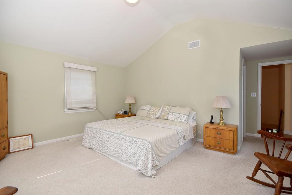  157 N Avon Rd, Elmhurst, IL 60126 photo 13
