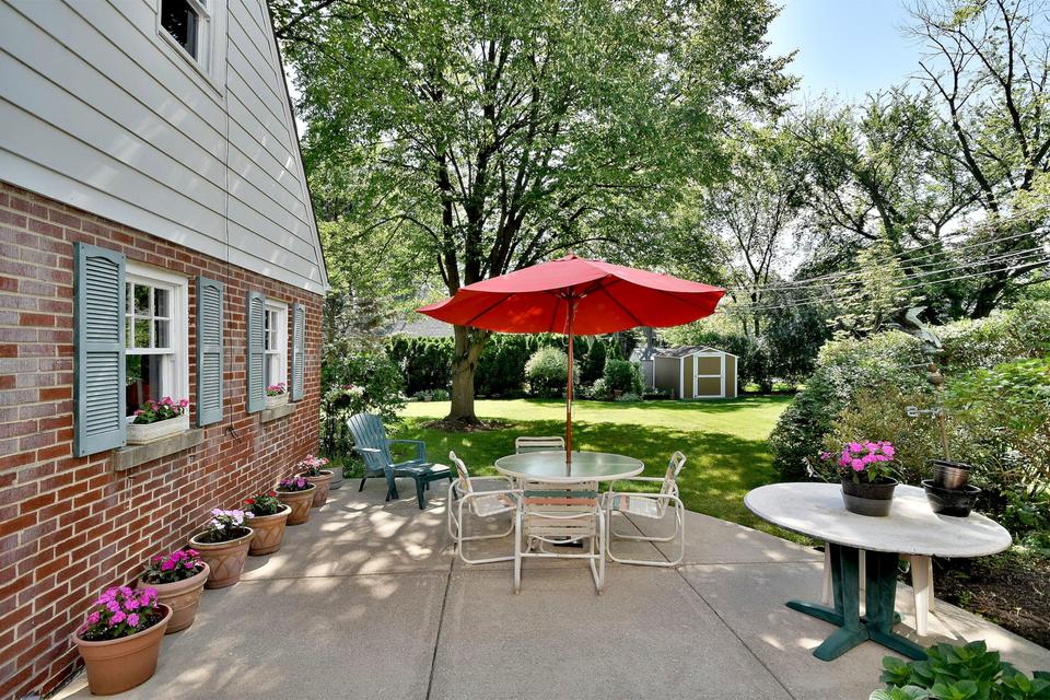  157 N Avon Rd, Elmhurst, IL 60126 photo 29