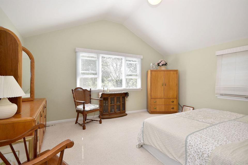  157 N Avon Rd, Elmhurst, IL 60126 photo 14