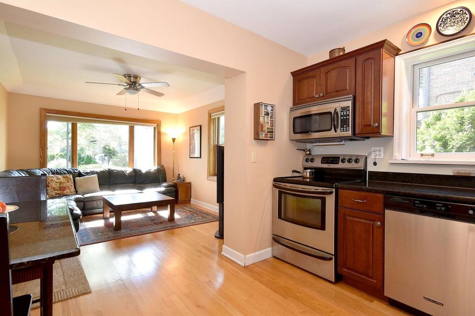  157 N Avon Rd, Elmhurst, IL 60126 photo 11