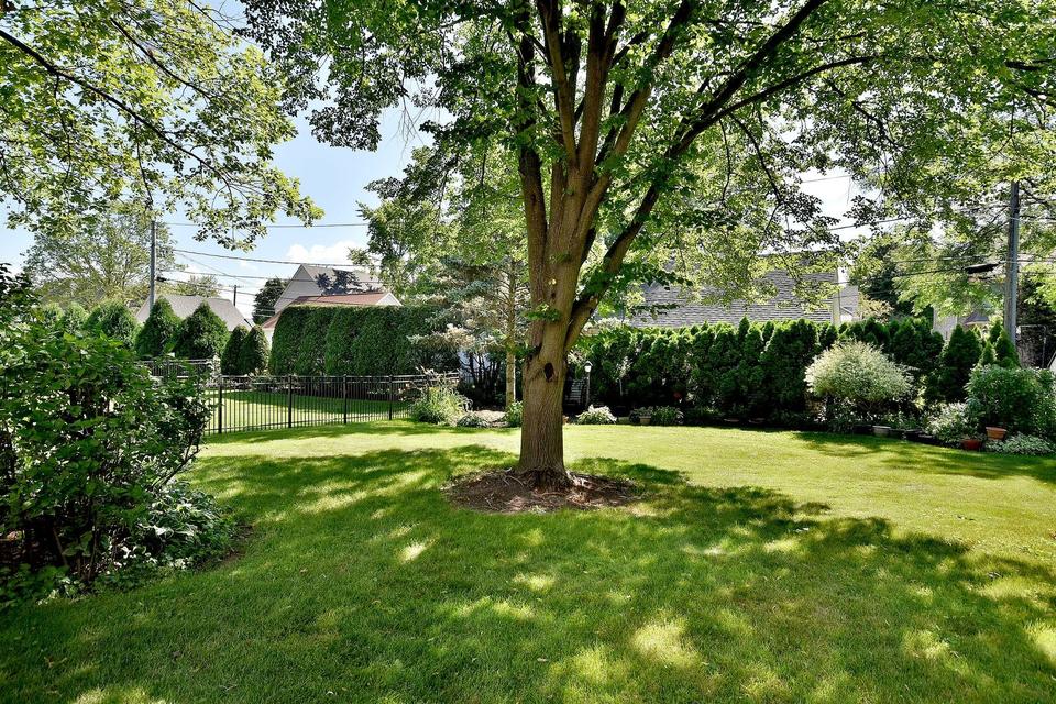  157 N Avon Rd, Elmhurst, IL 60126 photo 32