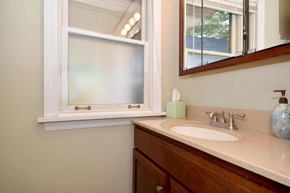  157 N Avon Rd, Elmhurst, IL 60126 photo 21