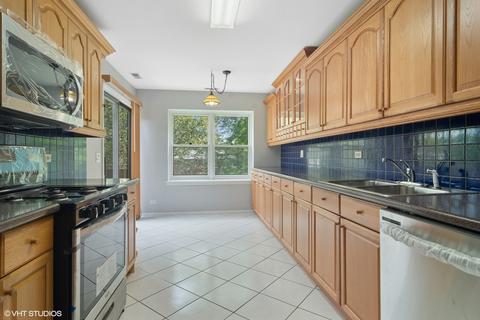 2610 Northampton Dr #A2, Rolling Meadows, IL 60008 photo 4