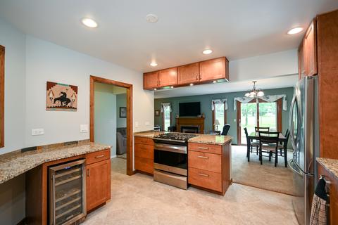 2205 Stirrup Ln, Wheaton, IL 60189 photo 10