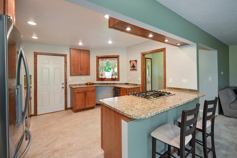 2205 Stirrup Ln, Wheaton, IL 60189 photo 9
