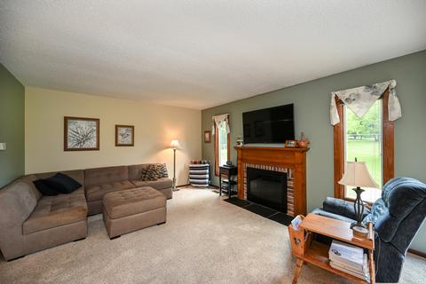 2205 Stirrup Ln, Wheaton, IL 60189 photo 6