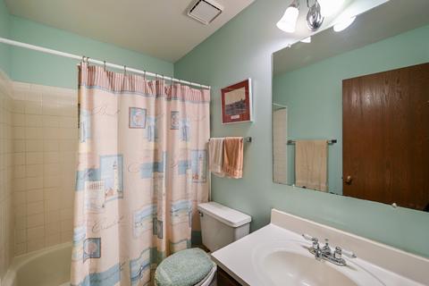 2205 Stirrup Ln, Wheaton, IL 60189 photo 17