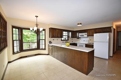 2222 Barger Ct, Wheaton, IL 60189 photo 5
