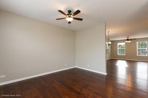 256 Cassidy Ln, Elgin, IL 60124 photo 14