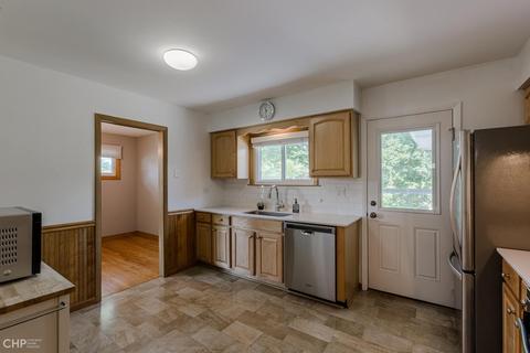 130 E Bradley St, Des Plaines, IL 60016 photo 4