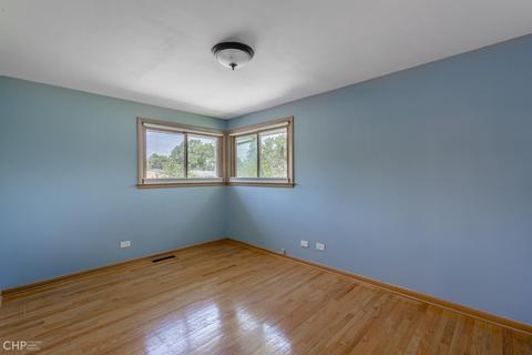 130 E Bradley St, Des Plaines, IL 60016 photo 11
