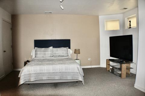 741 E 36th St, Chicago, IL 60653 photo 22