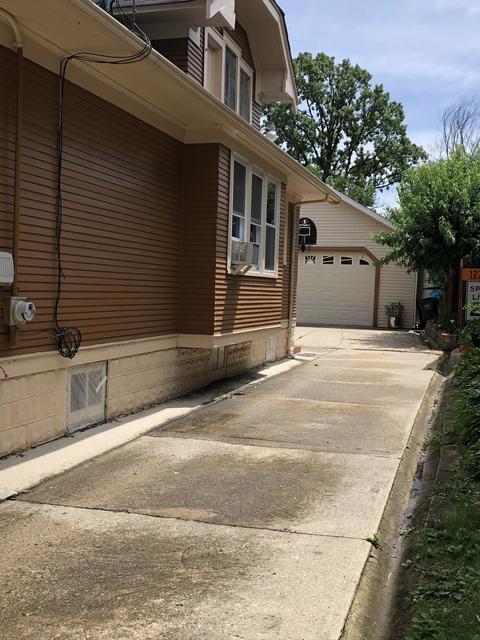 1027 Front St, Aurora, IL 60505 photo 3
