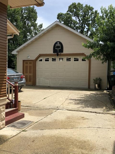 1027 Front St, Aurora, IL 60505 photo 4