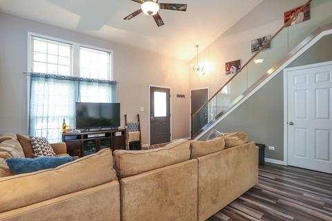 4537 Opal Dr, Hoffman Estates, IL 60192 photo 4