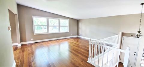 1615 Chesapeake Dr, Hoffman Estates, IL 60195 photo 9