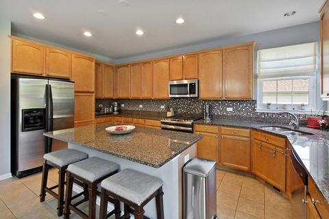 1345 Mallard Ln, Hoffman Estates, IL 60192 photo 3