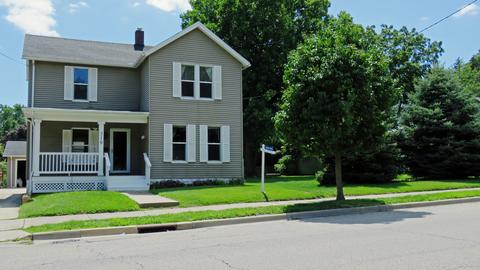 319 E Lincoln St, Bloomington, IL 61701 photo 2