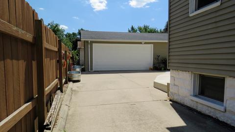 319 E Lincoln St, Bloomington, IL 61701 photo 5