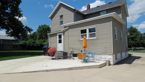 319 E Lincoln St, Bloomington, IL 61701 photo 8