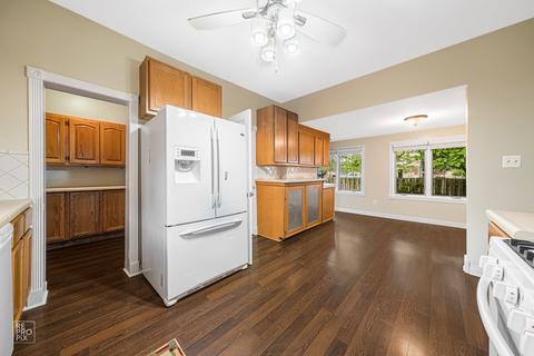 332 E 19th St, Lockport, IL 60441 photo 6