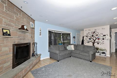 3208 Terrace Dr, Mchenry, IL 60050 photo 4