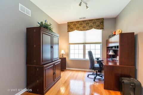 2826 Cascade Falls Cir, Elgin, IL 60124 photo 4