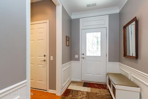 2826 Cascade Falls Cir, Elgin, IL 60124 photo 2