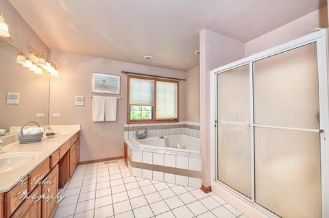 2052 Tunbridge Trl, Algonquin, IL 60102 photo 24