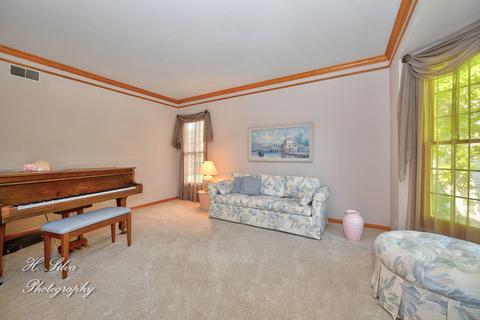 2052 Tunbridge Trl, Algonquin, IL 60102 photo 4