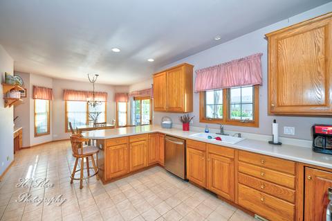 2052 Tunbridge Trl, Algonquin, IL 60102 photo 13