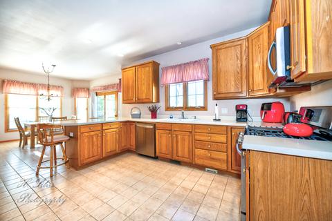 2052 Tunbridge Trl, Algonquin, IL 60102 photo 12