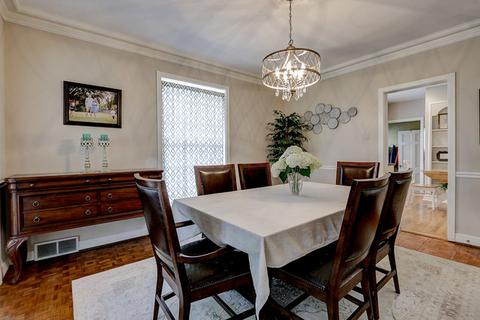 575 Selborne Rd, Riverside, IL 60546 photo 9