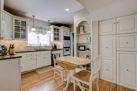 575 Selborne Rd, Riverside, IL 60546 photo 10
