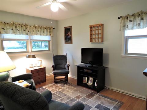 420 Vassar Ln, Des Plaines, IL 60016 photo 13