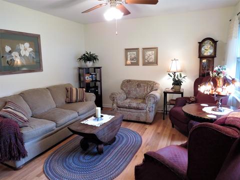420 Vassar Ln, Des Plaines, IL 60016 photo 3