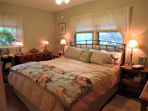 420 Vassar Ln, Des Plaines, IL 60016 photo 12