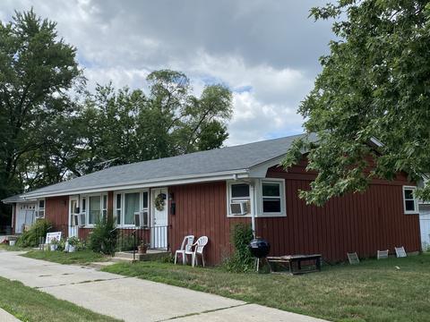 323 Pine Ave, Aurora, IL 60505 photo 1