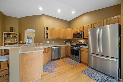 13701 S Tamarack Dr, Plainfield, IL 60544 photo 8