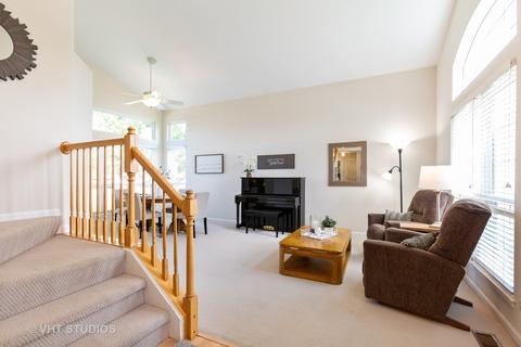 962 Tallgrass Dr, Bartlett, IL 60103 photo 3