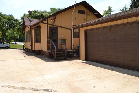 2 Park Pl, Peru, IL 61354 photo 9