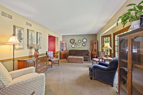 5007 Maplehill Dr, Mchenry, IL 60050 photo 3